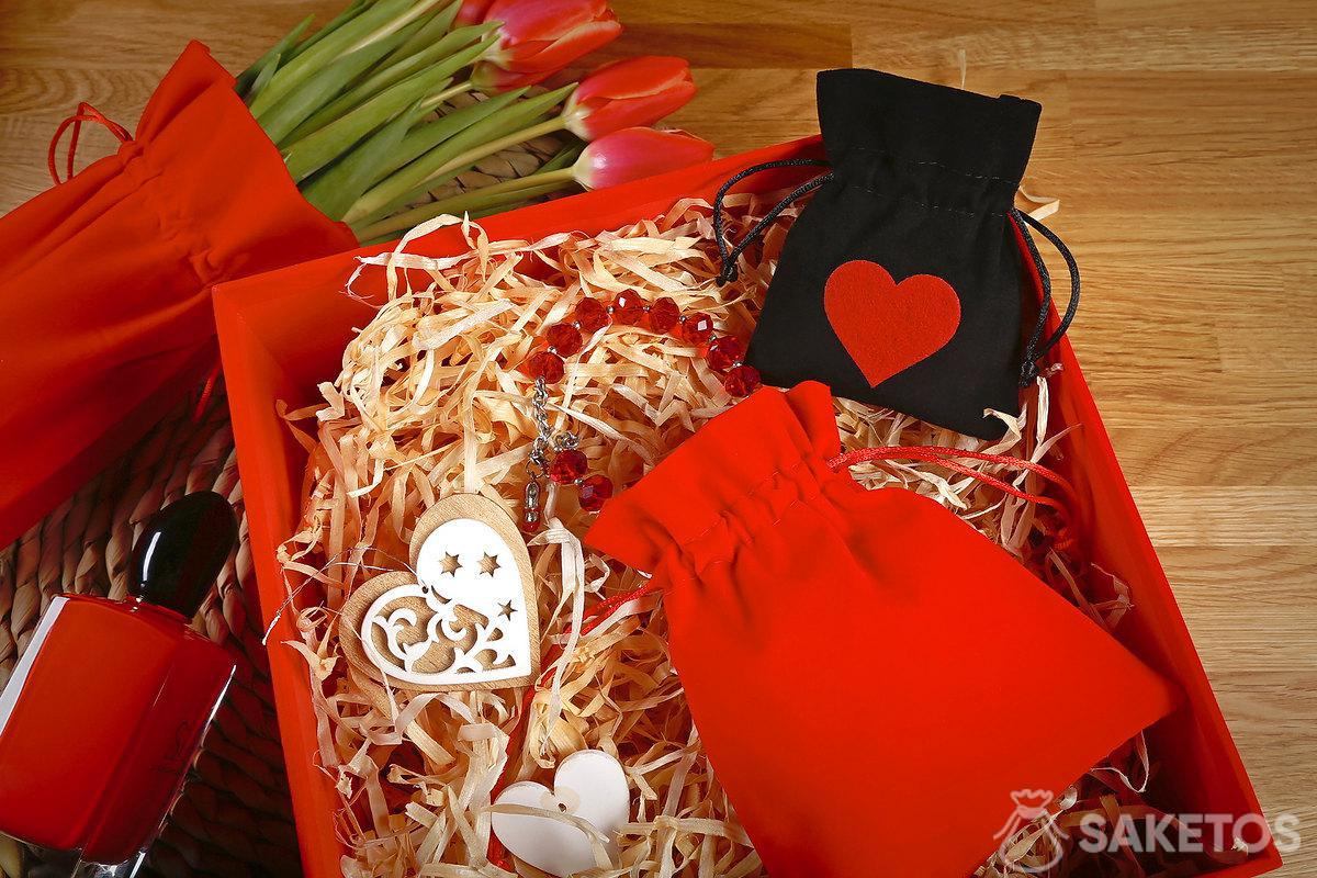 Guida ai regali di San Valentino - Ispirazioni per gli innamorati - Saketos  Blog - Sachetti Organza