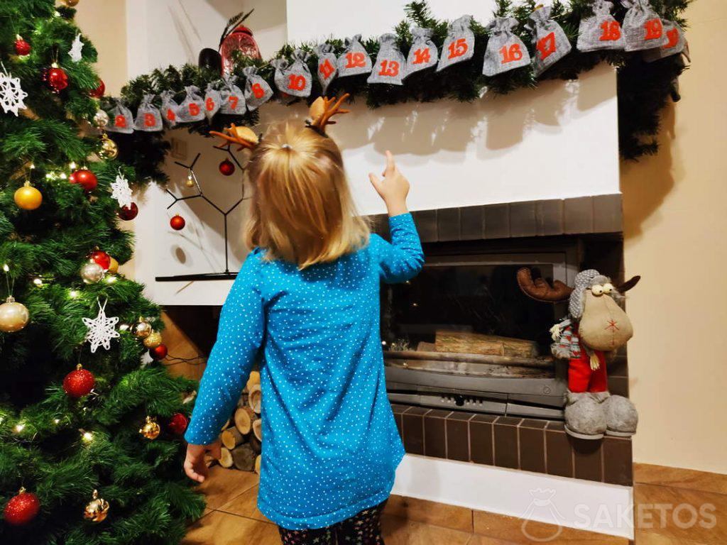 Il tuo bambino apprezzerà sicuramente il suo calendario dell'Avvento fatto con sacchetti di iuta!