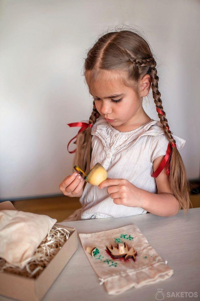 Sacchetti di lino per decorazioni: giochi handmade per i bambini