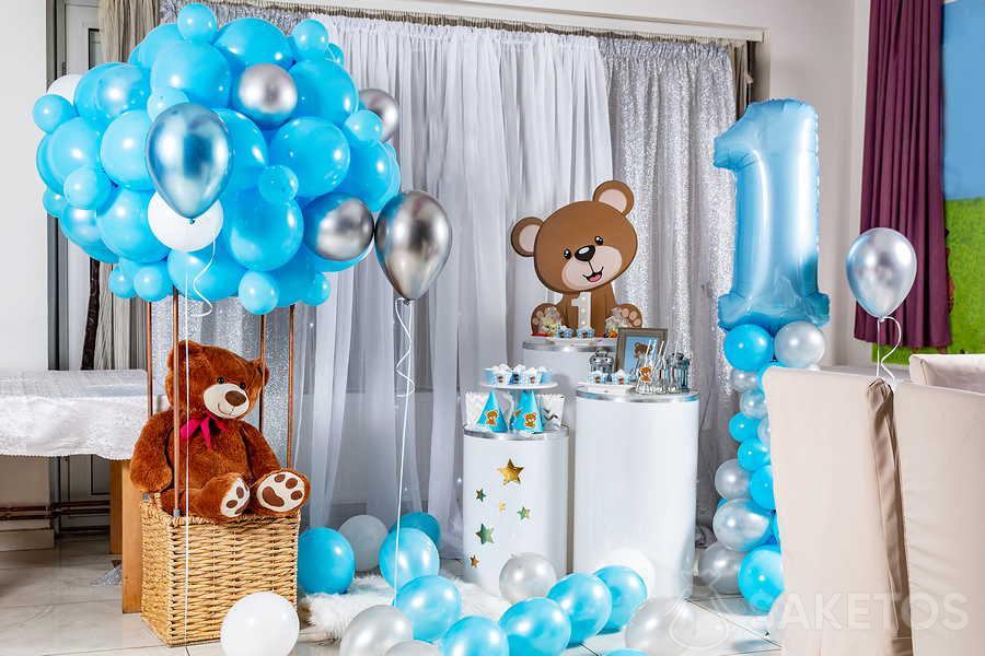 Decorazioni blu per il compleanno di un bambino