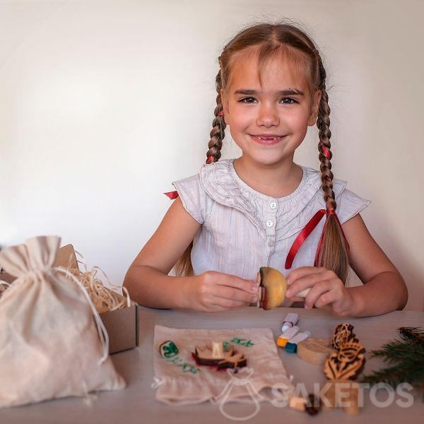Giochi creativi per bambini - decorazione di sacchetti