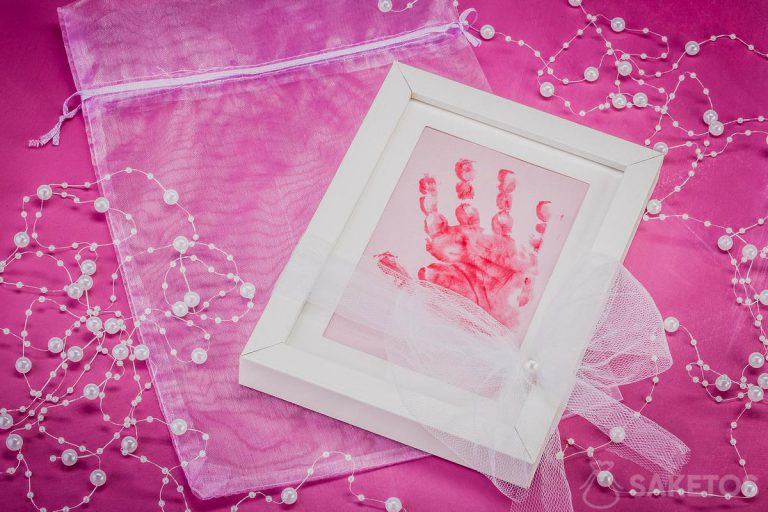 Sacchetto di organza per l'impronta della mano del bambino 