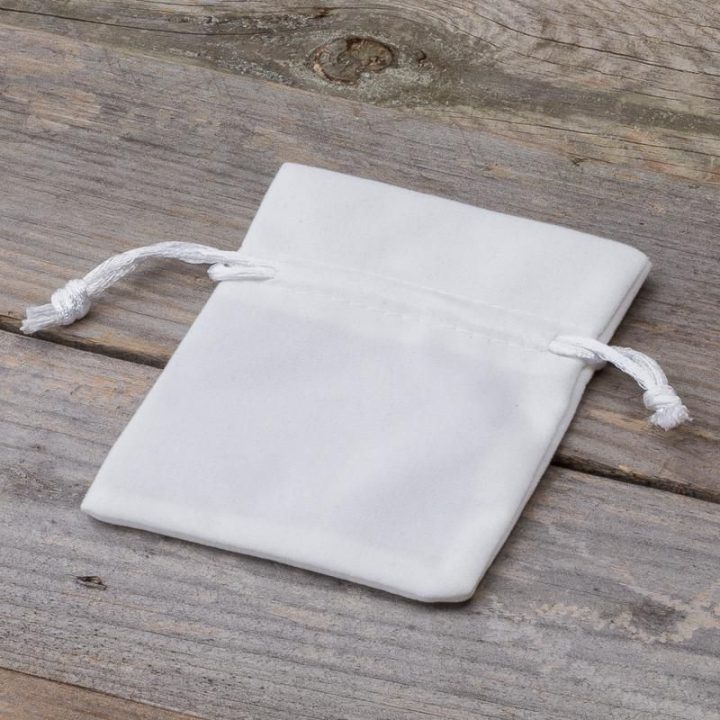 Sacchetti di velluto 9 x 12 cm - bianco Decorazione della tavola