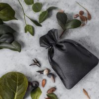 Sacchetti in raso 6 x 8 cm - nero Addio al nubilato e al celibato