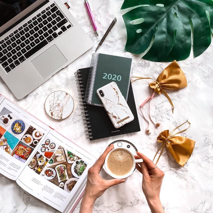 Sacchetti in raso 6 x 8 cm - oro Sacchetti in raso