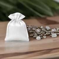 Sacchetti in raso 6 x 8 cm - bianco Festa della Donna
