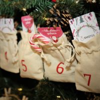 Biglietti con missioni da compiere per un calendario dell'Avvento (PL) Calendari dell'Avvento