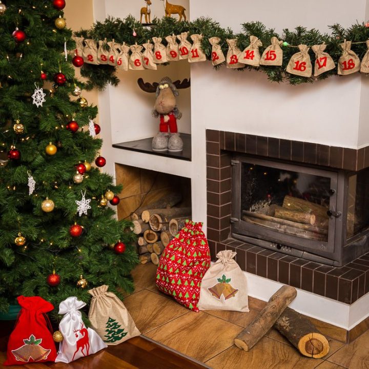 Calendario dell'Avvento sacchetti di iuta 11 x 14 cm - naturali + numeri rossi Sacchetti di juta