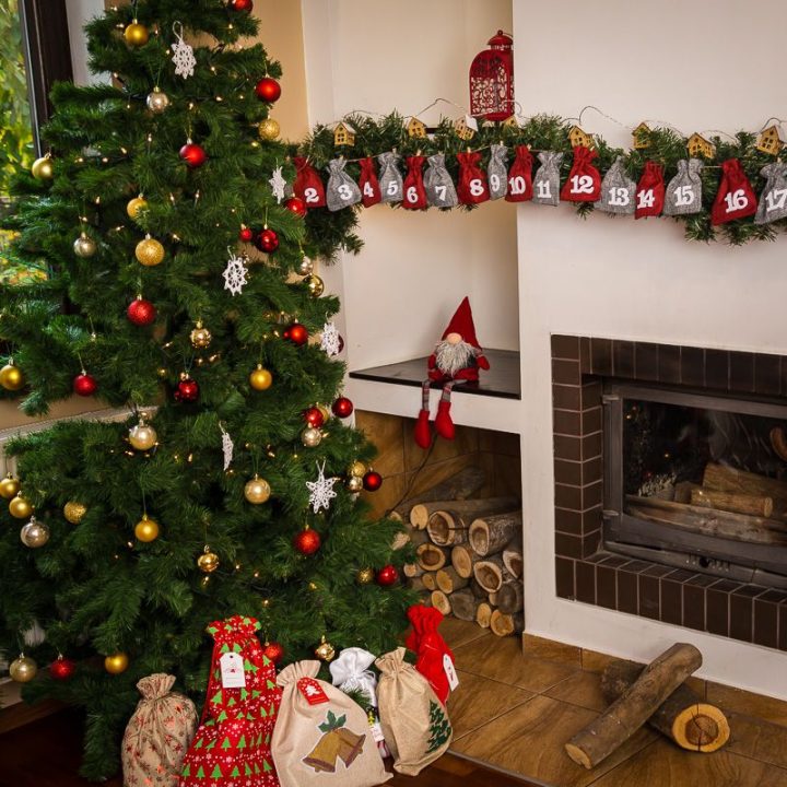 Calendario dell'Avvento sacchetti di iuta 12 x 15 cm - argento e bordeaux + numeri bianchi Sacchetti di juta