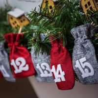 Calendario dell'Avvento sacchetti di iuta 12 x 15 cm - argento e bordeaux + numeri bianchi Tutti i prodotti