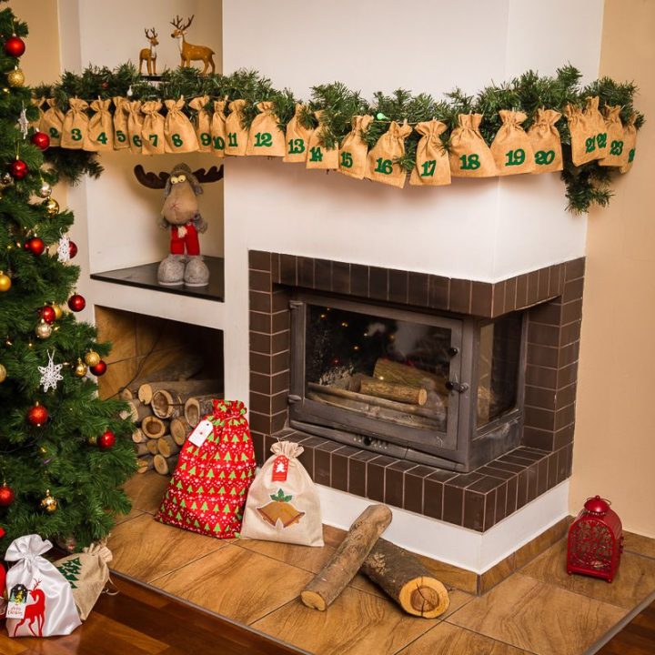 Calendario dell'Avvento sacchetti di iuta 13 x 18 cm - marroni chiari + numeri verdi Sacchetti di juta