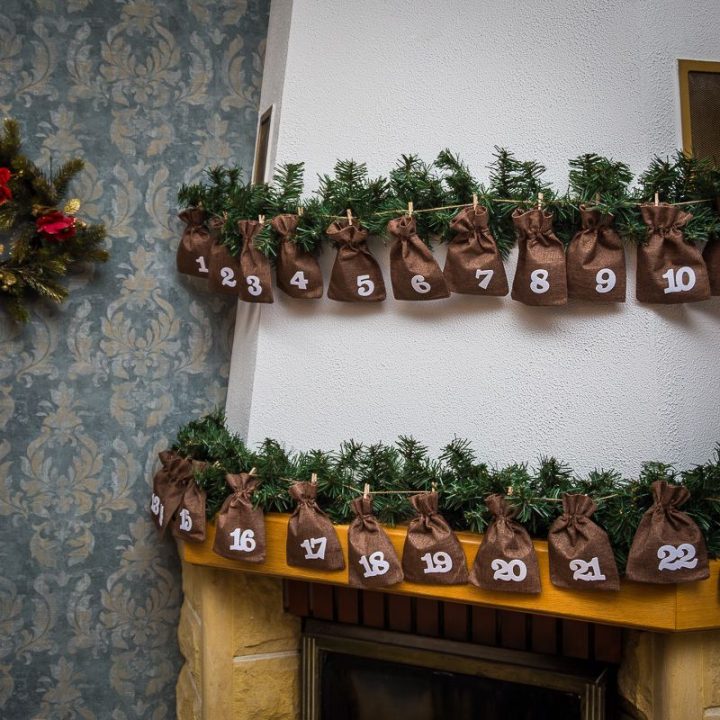 Calendario dell’Avvento sacchetti di iuta 13 x 18 cm: scuro naturale + numeri bianchi Tutti i prodotti
