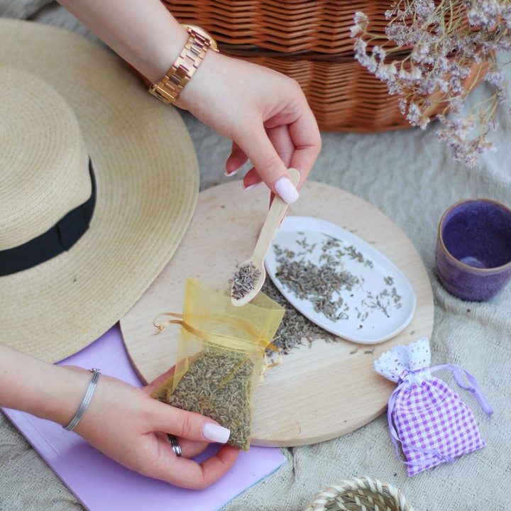 Sacchetti di organza 18 x 24 cm - oro San Valentino