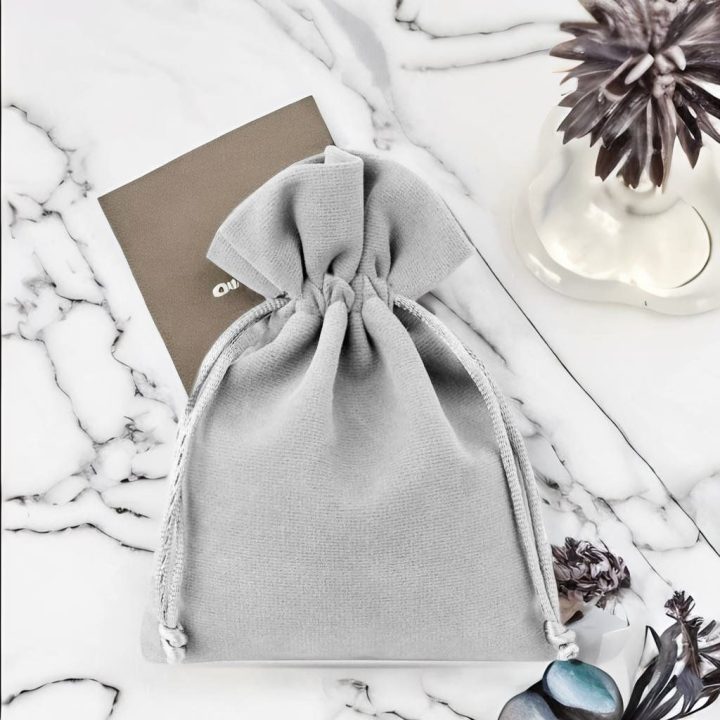Sacchetti di velluto 12 x 15 cm - argento Addio al nubilato e al celibato
