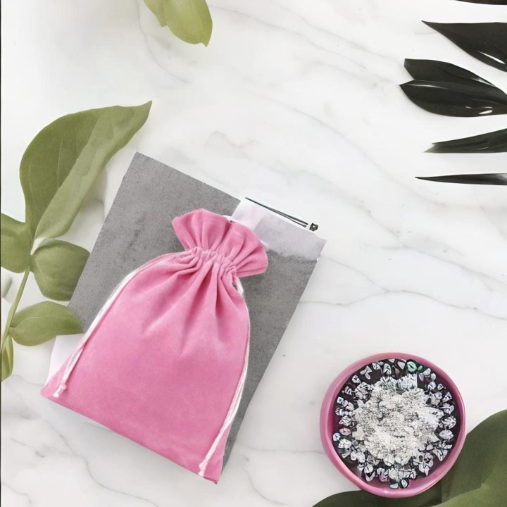 Sacchetti di velluto 12 x 15 cm - rosa chiaro Festa della Donna