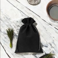 Sacchetti di velluto 18 x 24 cm - nero Abbigliamento e biancheria