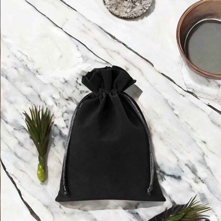 Sacchetti di velluto 18 x 24 cm - nero Abbigliamento e biancheria