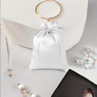 Sacchetti in raso 12 x 15 cm - bianco Decorazione della tavola