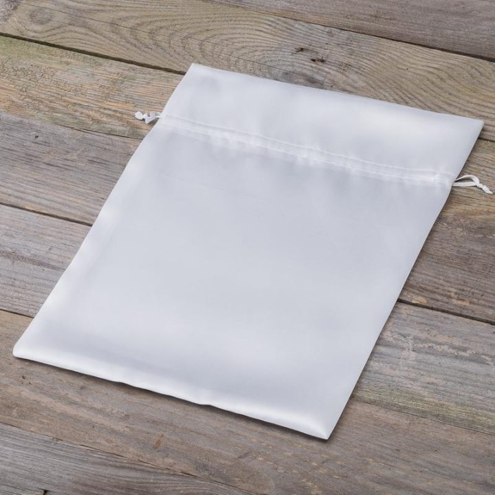 Sacco in raso 22 x 30 cm - bianco Sacchetti bianchi