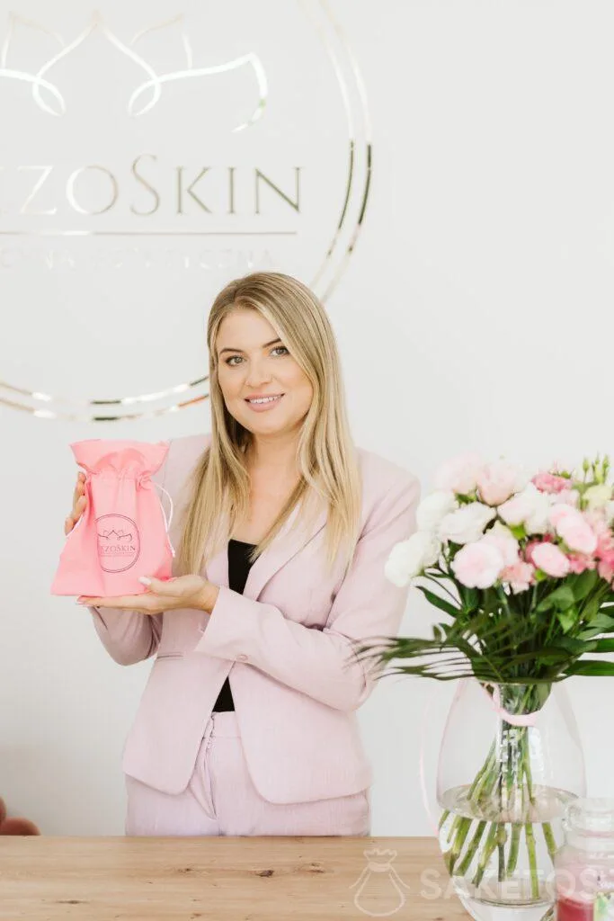 Sacchetti personalizzati per saloni beauty - sacchetti di velluto con logo della Clinica MezoSkin