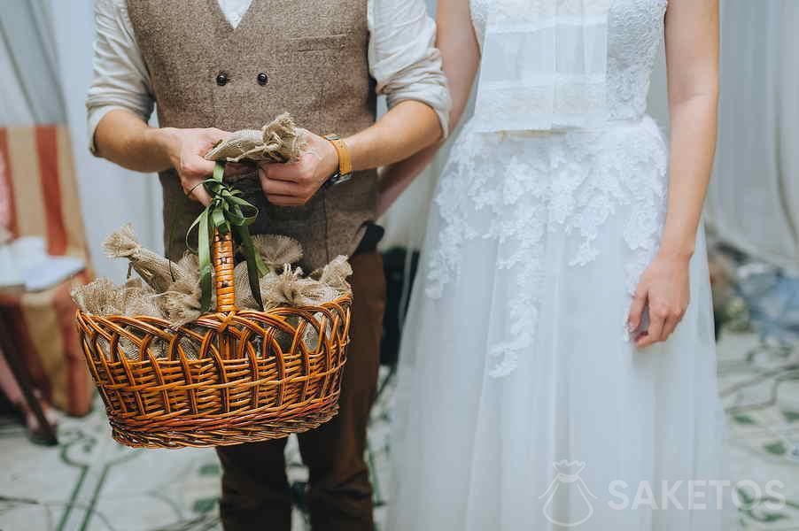 Borse di iuta per un matrimonio rustico