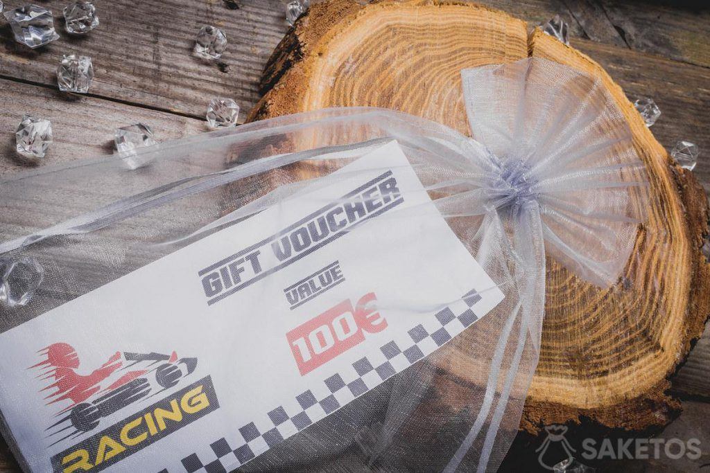 Biglietti in un sacchetto di organza