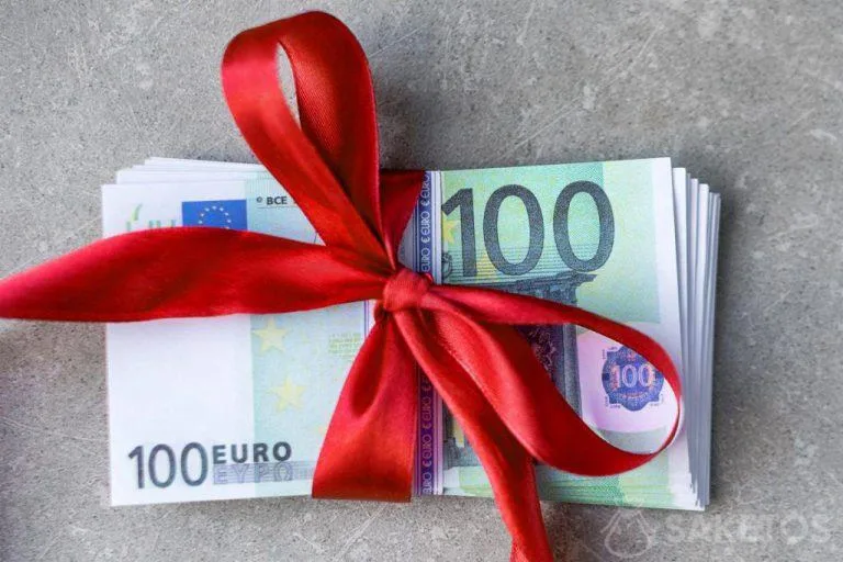 Come confezionare esteticamente il denaro come regalo?