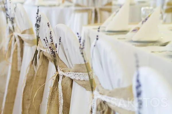 Decorazioni alla lavanda per un matrimonio rustico
