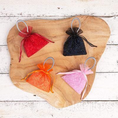 Sacchetti colorati per un piccolo regalo per i 18 anni