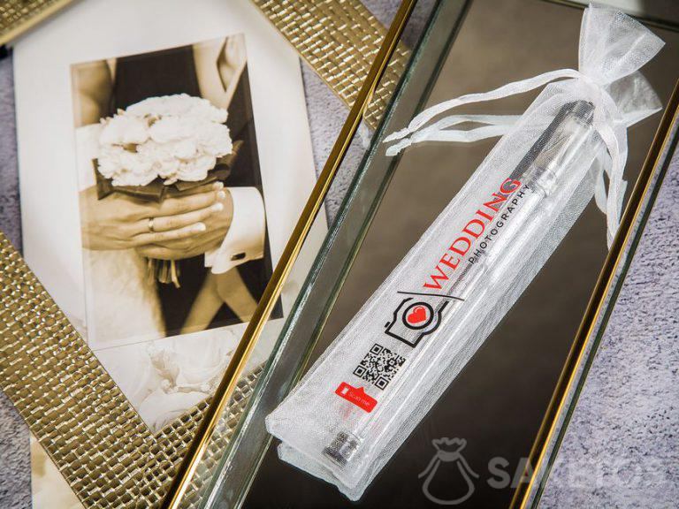 Penna in astuccio con logo e codice QR