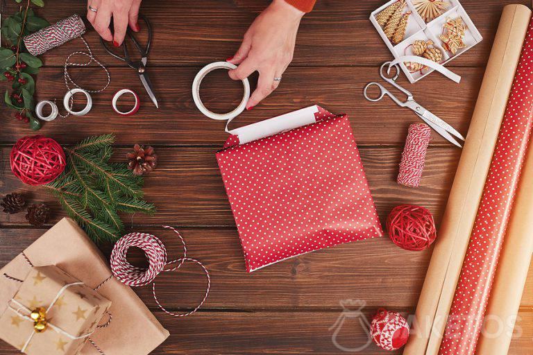 Come impacchettare un regalo in carta