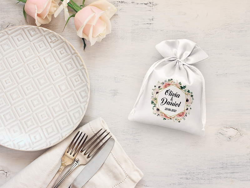Un sacchetto in tessuto come ringraziamento per gli invitati alle nozze