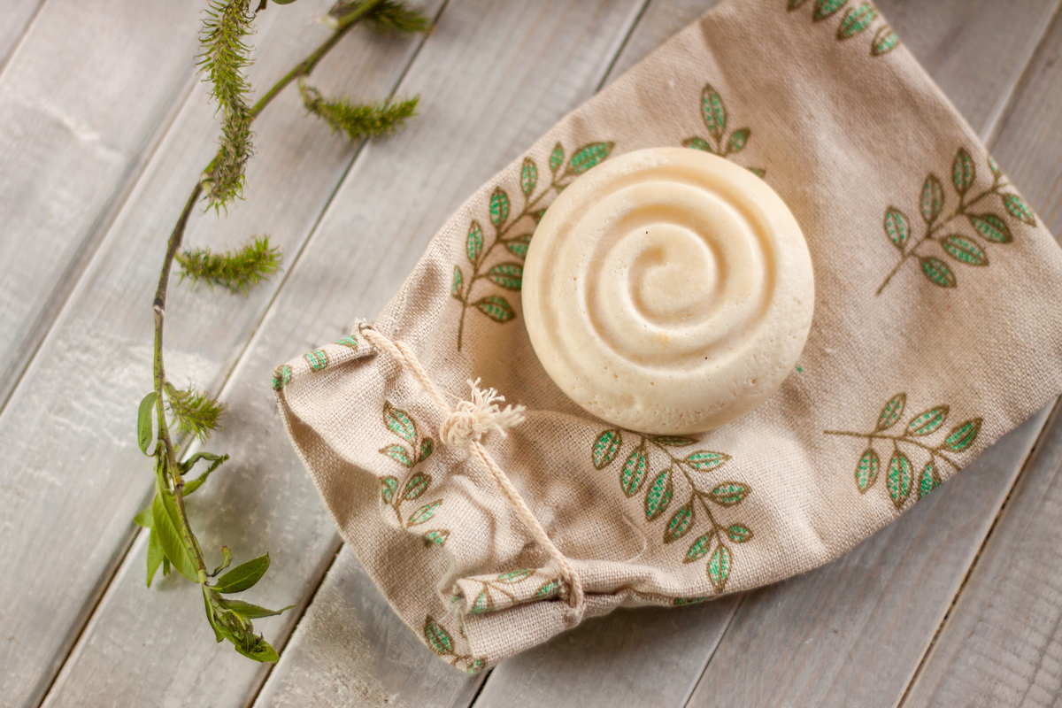 Meno rifiuti con la confezione per sapone ecologico - sacchetto di lino con stampa