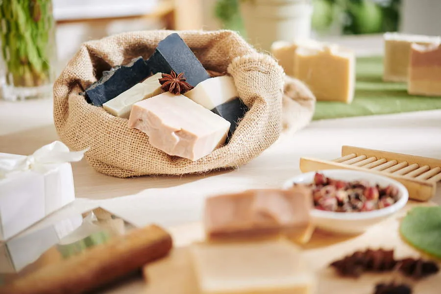 Saponette naturali fai-da-te: ecologiche e sicure per la pelle