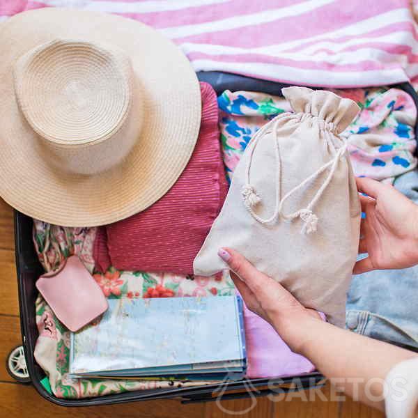 Separare i vestiti quando si viaggia: lo stile di vita ecologico