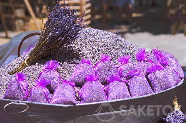 Lavanda essiccata in sacchetti di organza