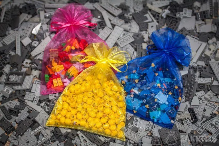 Nei sacchetti di organza, il loro contenuto è perfettamente visibile