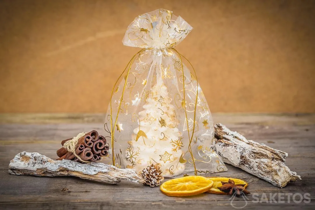Sacchetti di organza natalizi come confezione per candele