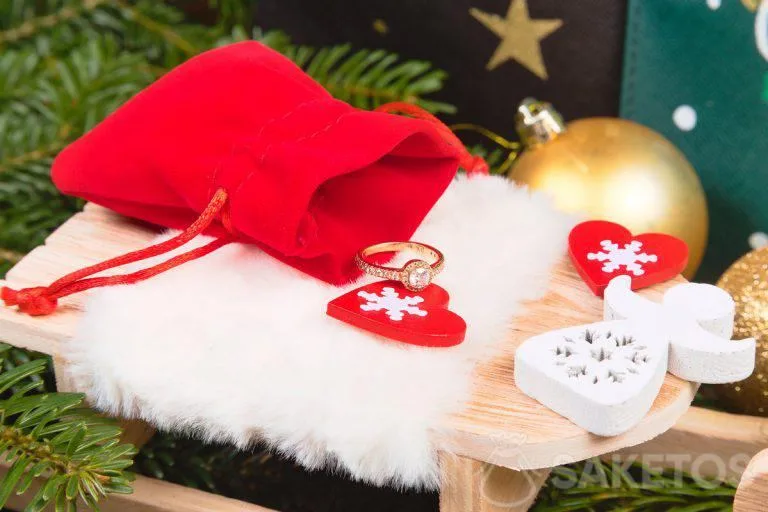 Come regalare un anello? Confezione regalo moderna