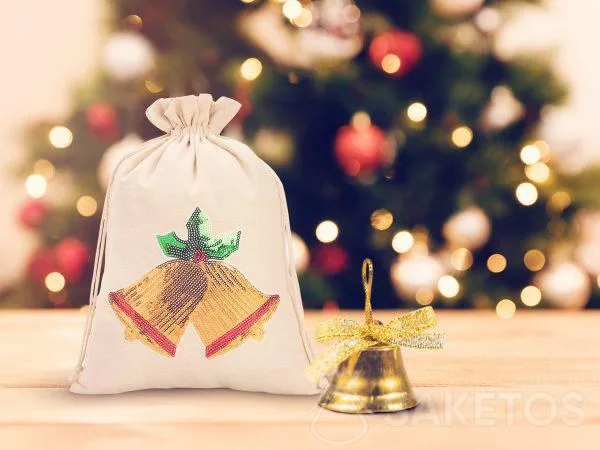 Sacchetto per Natale con decorazione di paillettes
