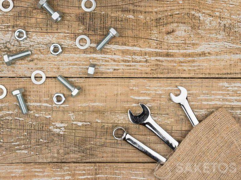 Sacchi di iuta per riporre gli attrezzi in garage