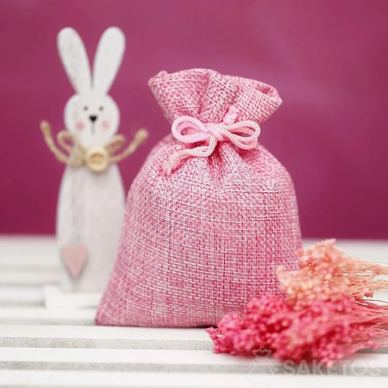 Sacchetti di materiale per creare decorazioni per la Pasqua