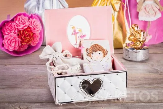 Una scatola di ricordi per i ricordi dei bambini