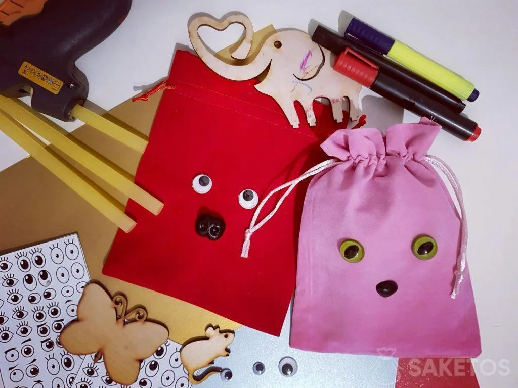 Decorazione dei sacchetti per regali - confezioni personalizzate fai-da-te