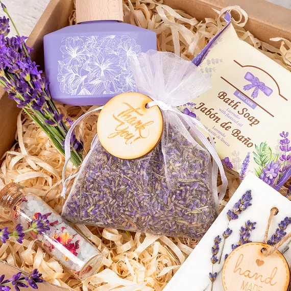 Organza con lavanda – elegante sacchetto con opzione logo